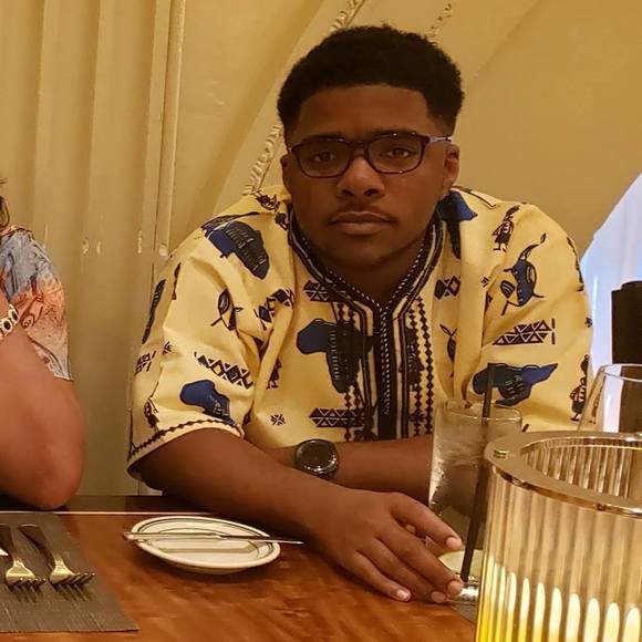 Meet your Posher, Malik - Picture 1 of 1